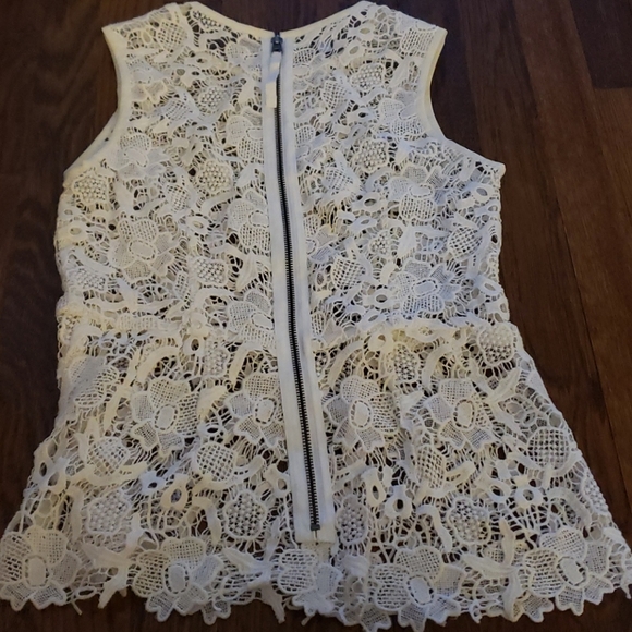 Beautiful lace peplum top - Picture 2 of 3